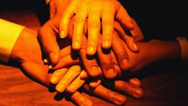 Bashkëpunimi, ndihma reciproke dhe mëshira ndaj njëri-tjetrit