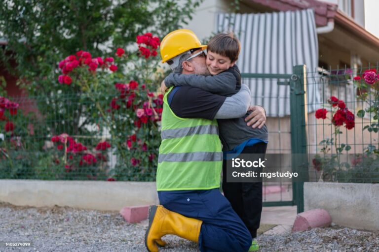 Përqafimi dhe puthja e fëmijëve: gjuhë e heshtur dhe mjete magjike