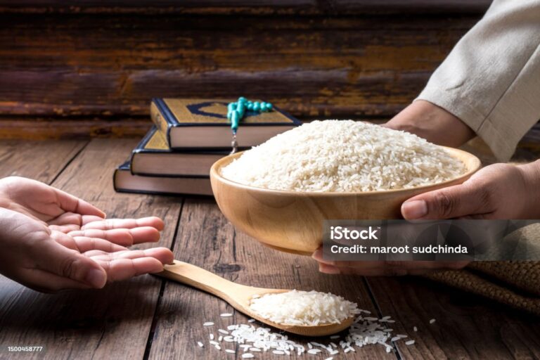 Dhënia e zekatit gruas, prindërve, fëmijëve, vëllezërve apo të afërmëve