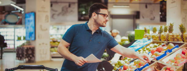 Kush mashtron nuk është prej nesh