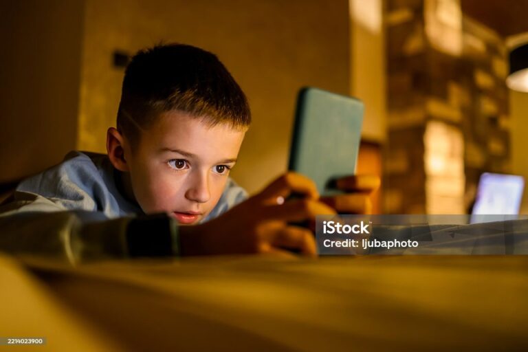 Fëmija im dhe telefoni… Kur? Si? Sa?